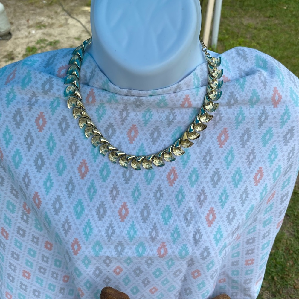 Woman’s necklace